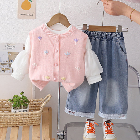 Ensemble trois pièces avec pull sans manches fleuri pour petite fille