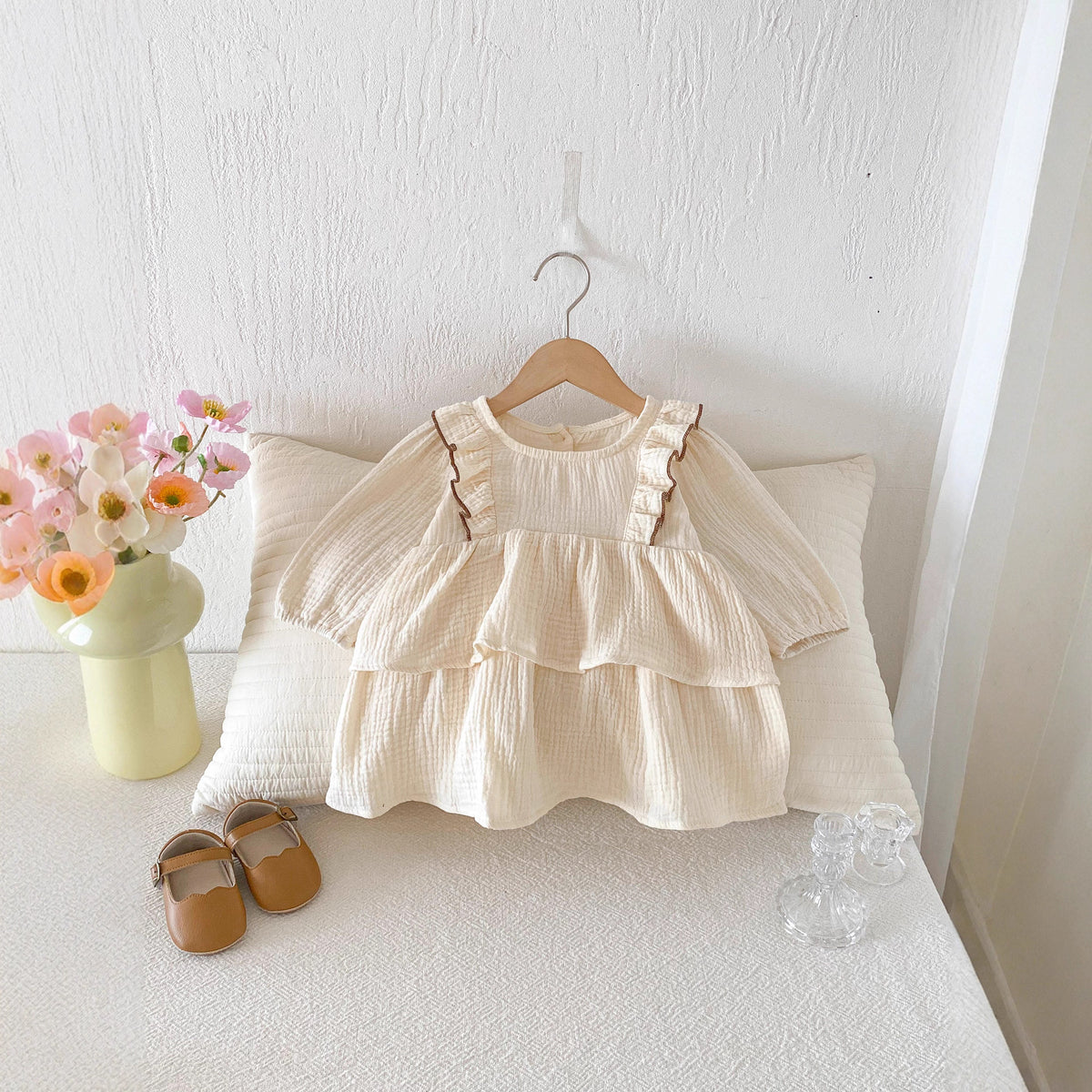 Robe à volants et nœud en coton pour petite fille