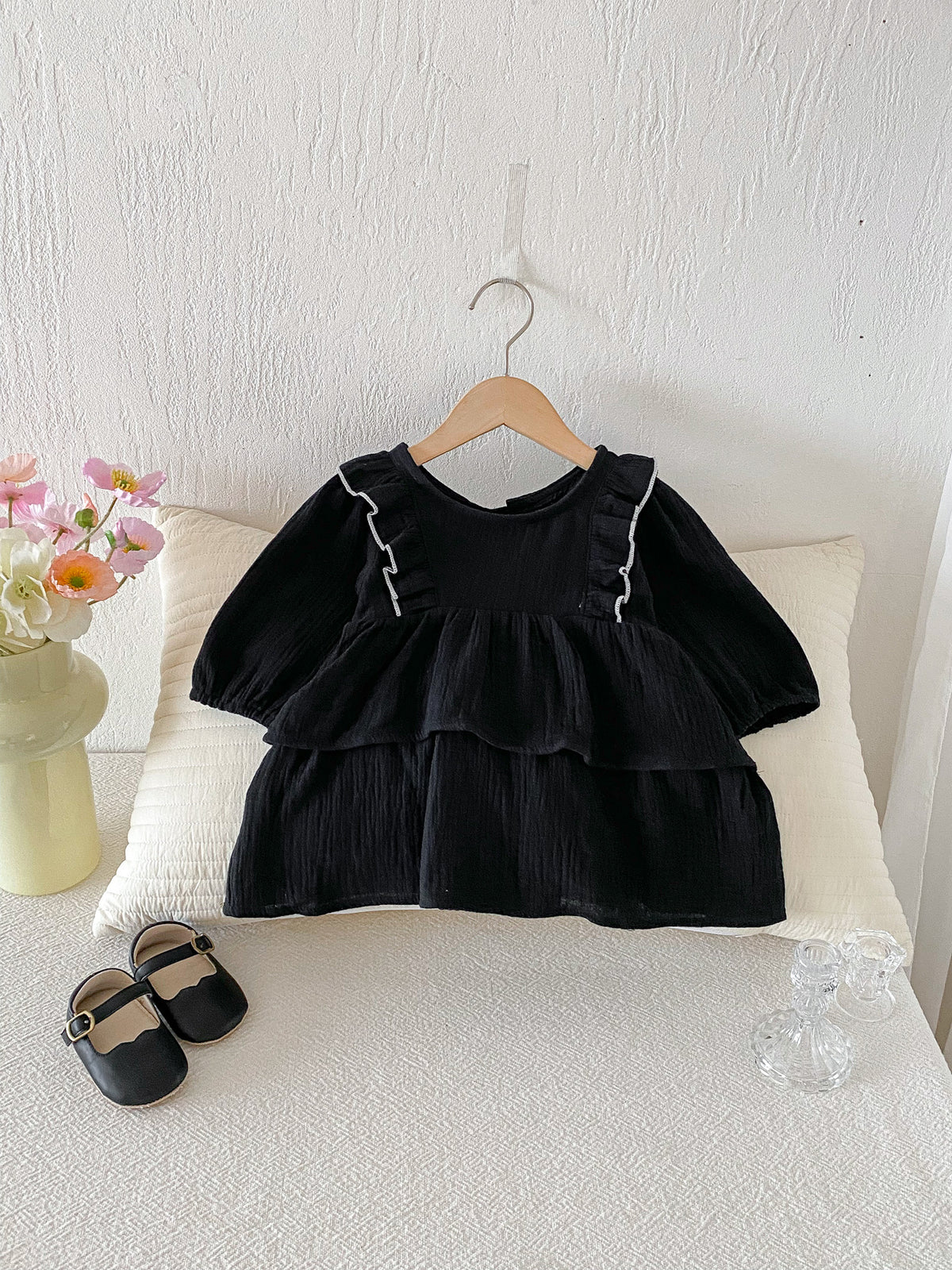 Robe à volants et nœud en coton pour petite fille
