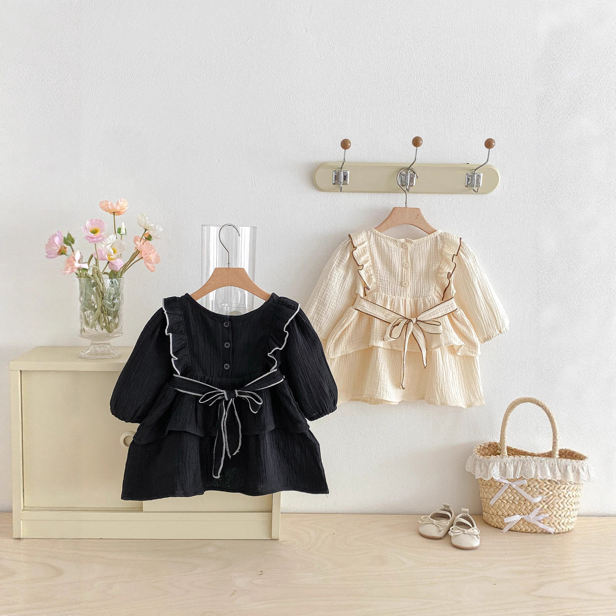 Robe à volants et nœud en coton pour petite fille