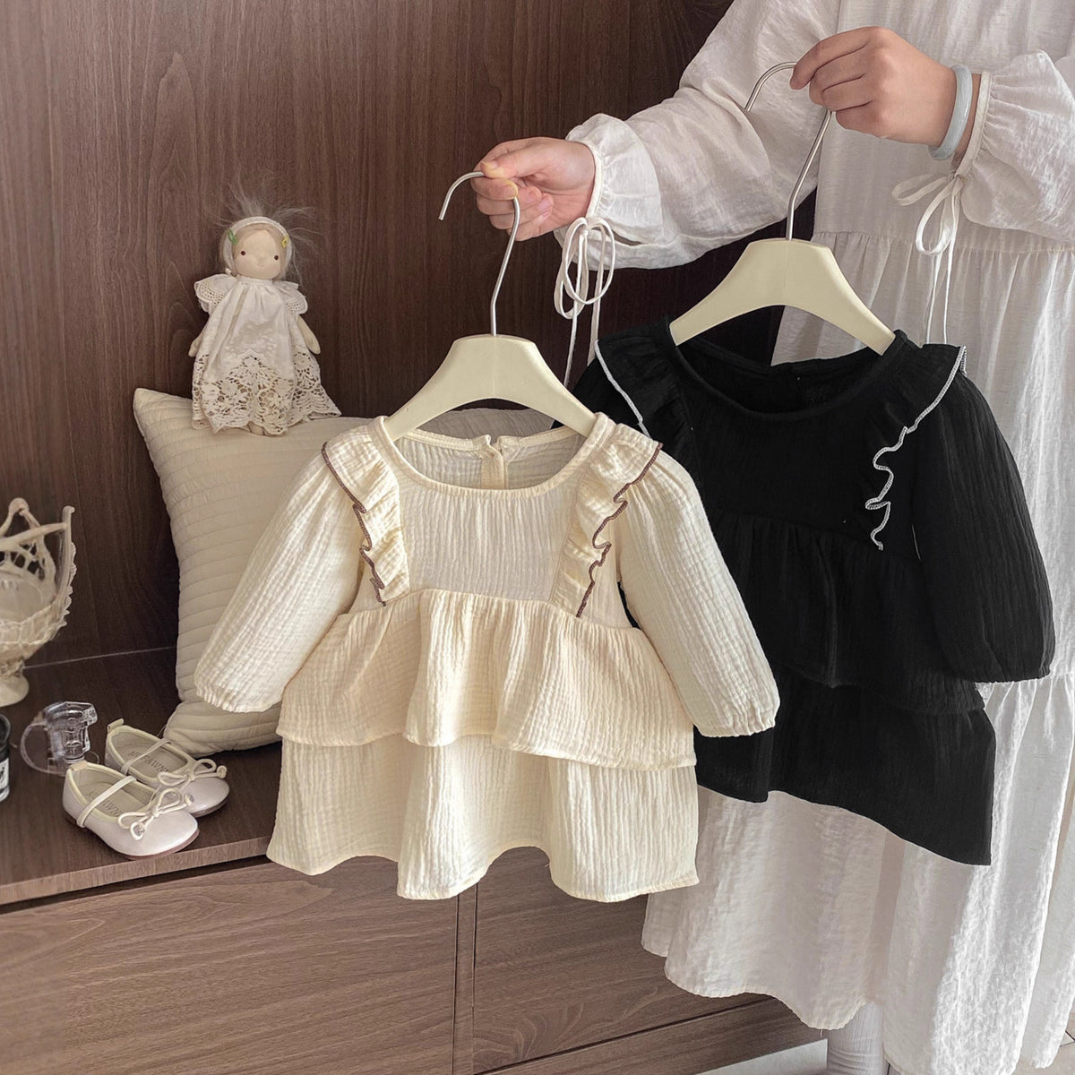 Robe à volants et nœud en coton pour petite fille
