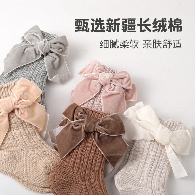 Chaussettes en grosse maille pour bébé fille
