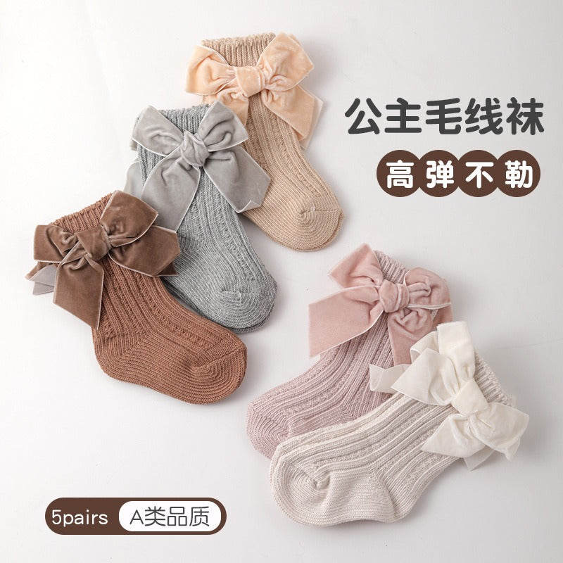 Chaussettes en grosse maille pour bébé fille
