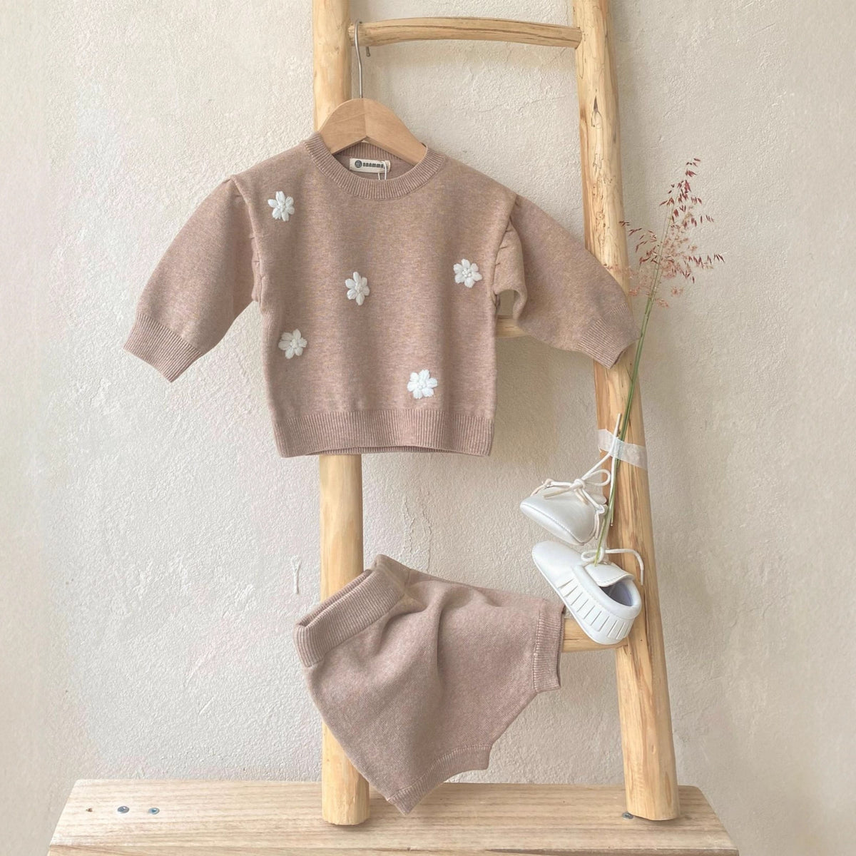 Ensemble pull fleuri et short en maille de coton pour bébé fille